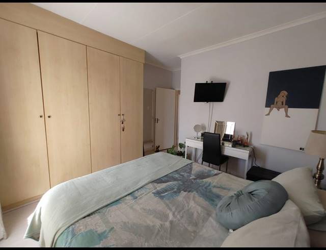 2 BEDROOM TOWNHOUSE FOR SALE IN SONNEVELD